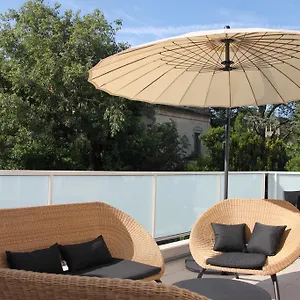 la-maison-blanche-arles.fr-provencehotel.com/